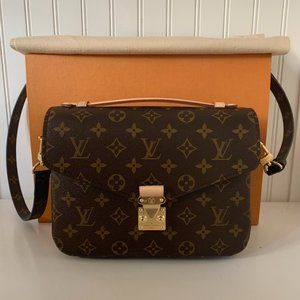 Brand New Louis Vuitton Pochette Metis in Monogram